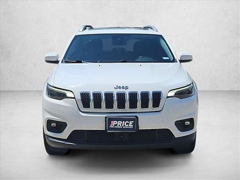 Used 2021 Jeep Cherokee Latitude Plus w/ Sun & Sound Group FWD image 2