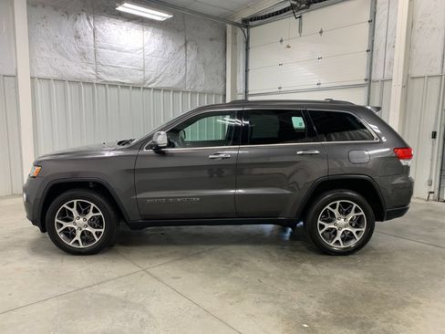 Used 2019 Jeep Grand Cherokee Limited AWD/4WD image 22