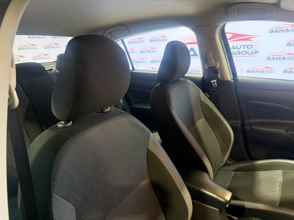 Used 2025 Nissan Versa SV FWD image 38