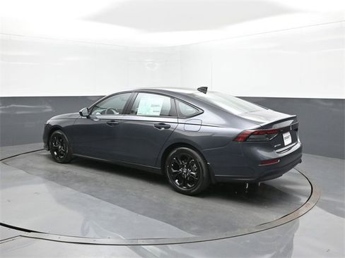 Used 2025 Honda Accord SE image 5