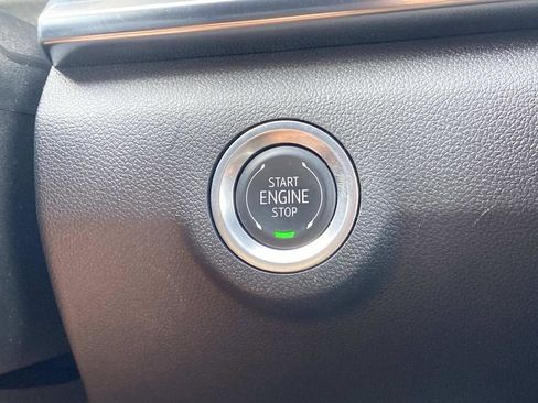 Used 2025 GMC Terrain Elevation AWD/4WD image 28