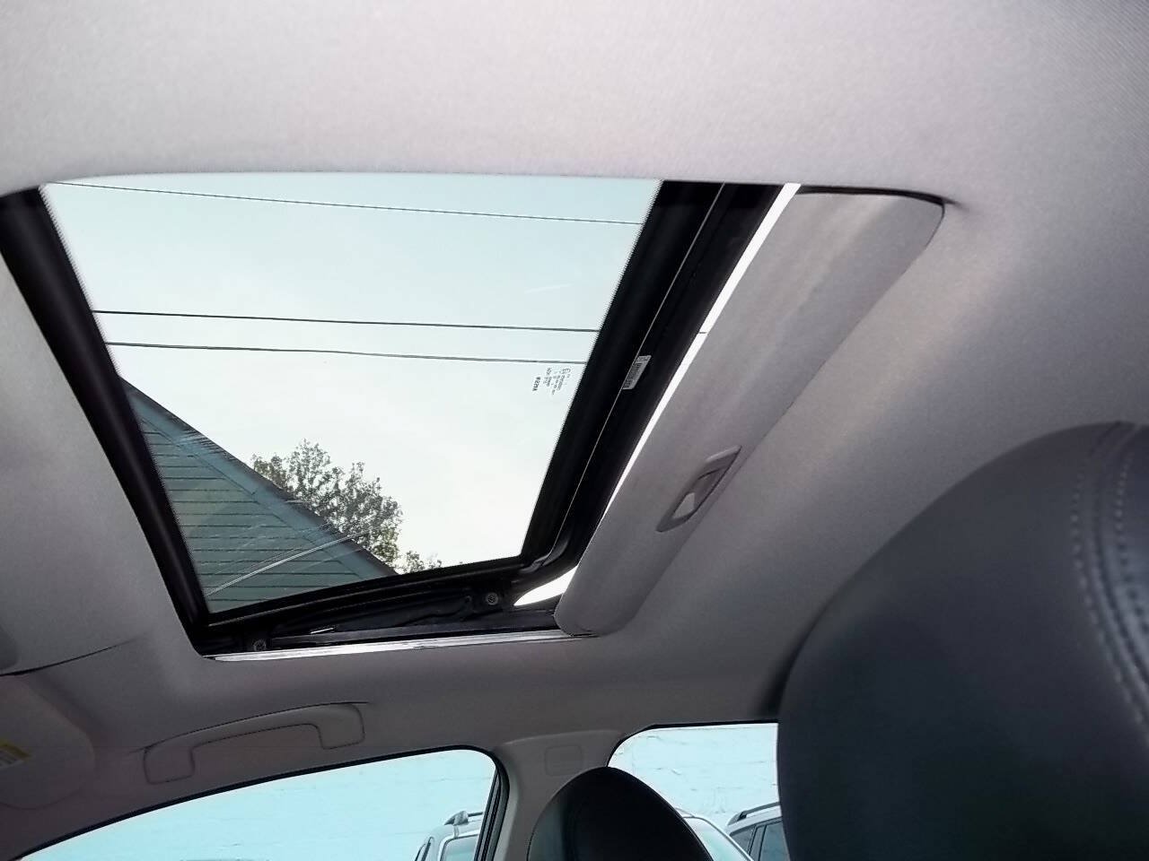 Used 2014 Nissan Altima 2.5 SL w/ Moonroof Package FWD image 7