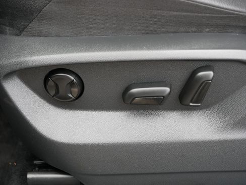 Used 2019 Volkswagen Tiguan SE image 20