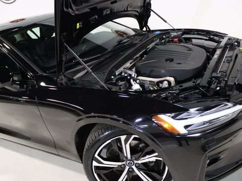 Used 2025 Volvo S60 B5 Core image 66