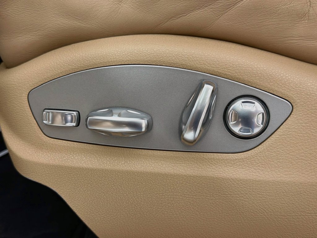 Certified 2023 Porsche Macan AWD/4WD image 22