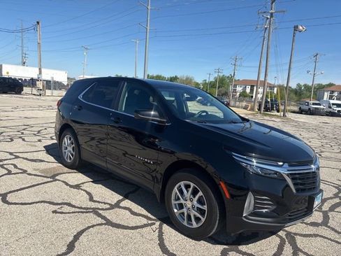 Used 2024 Chevrolet Equinox LT w/ LPO, Floor Liner Package image 3