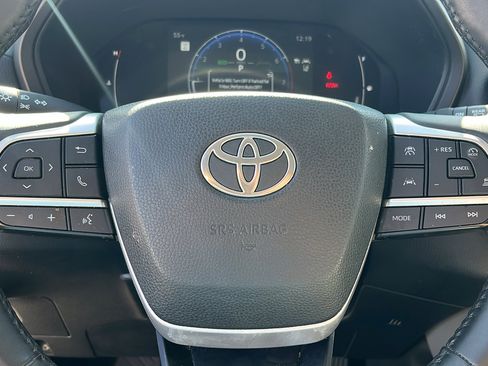 Used 2024 Toyota Grand Highlander XLE image 15