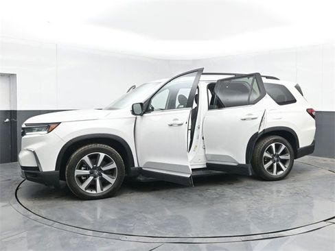 Used 2024 Honda Pilot Elite image 55