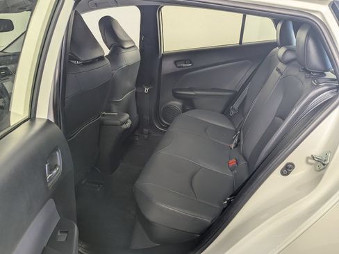 Used 2019 Toyota Prius XLE FWD image 22