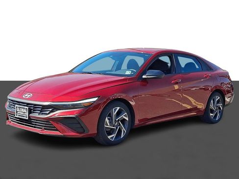 Used 2025 Hyundai Elantra Sport w/ Cargo Package image 3