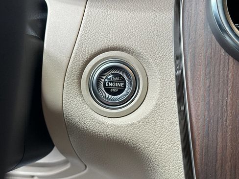 Certified 2022 Mercedes-Benz GLC 300 w/ Premium Package Lite image 30