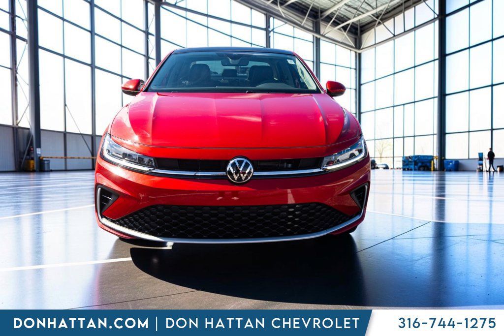 Used 2025 Volkswagen Jetta SE FWD image 30