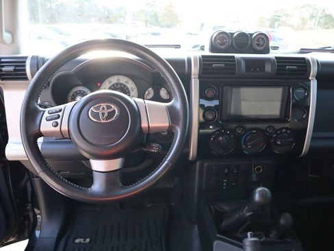 Used 2007 Toyota FJ Cruiser 4WD image 19