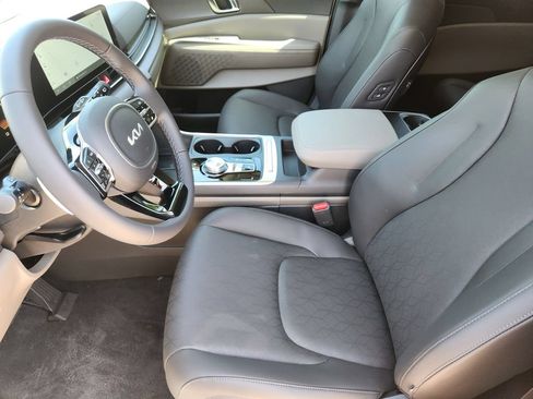 New 2026 Kia Carnival EX FWD image 11