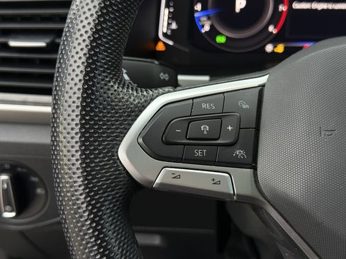 Used 2022 Volkswagen Atlas Cross Sport SEL R-Line w/ Cross Sport MDO Package image 18