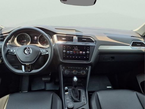 Used 2020 Volkswagen Tiguan SE AWD/4WD image 22