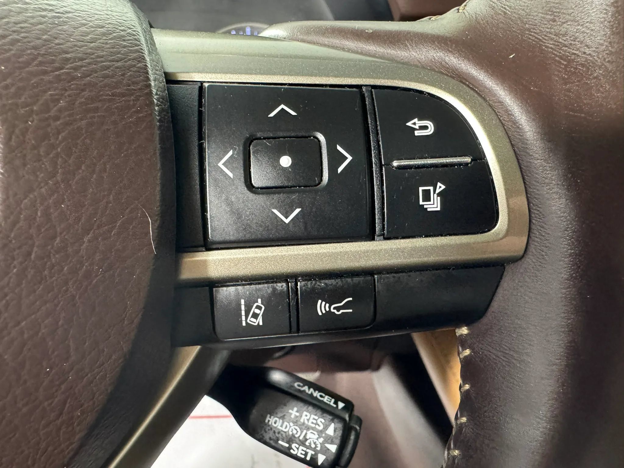 Used 2016 Lexus ES 350 w/ Luxury Package w/Wood Trim FWD image 16
