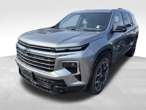 Used 2026 Chevrolet Traverse High Country w/ LPO, Floor Liner Package AWD/4WD image 1
