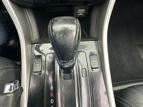 Used 2017 Honda Accord Touring image 16