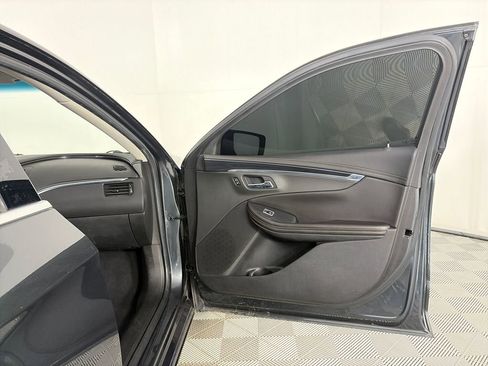 Used 2019 Chevrolet Impala LT FWD image 29