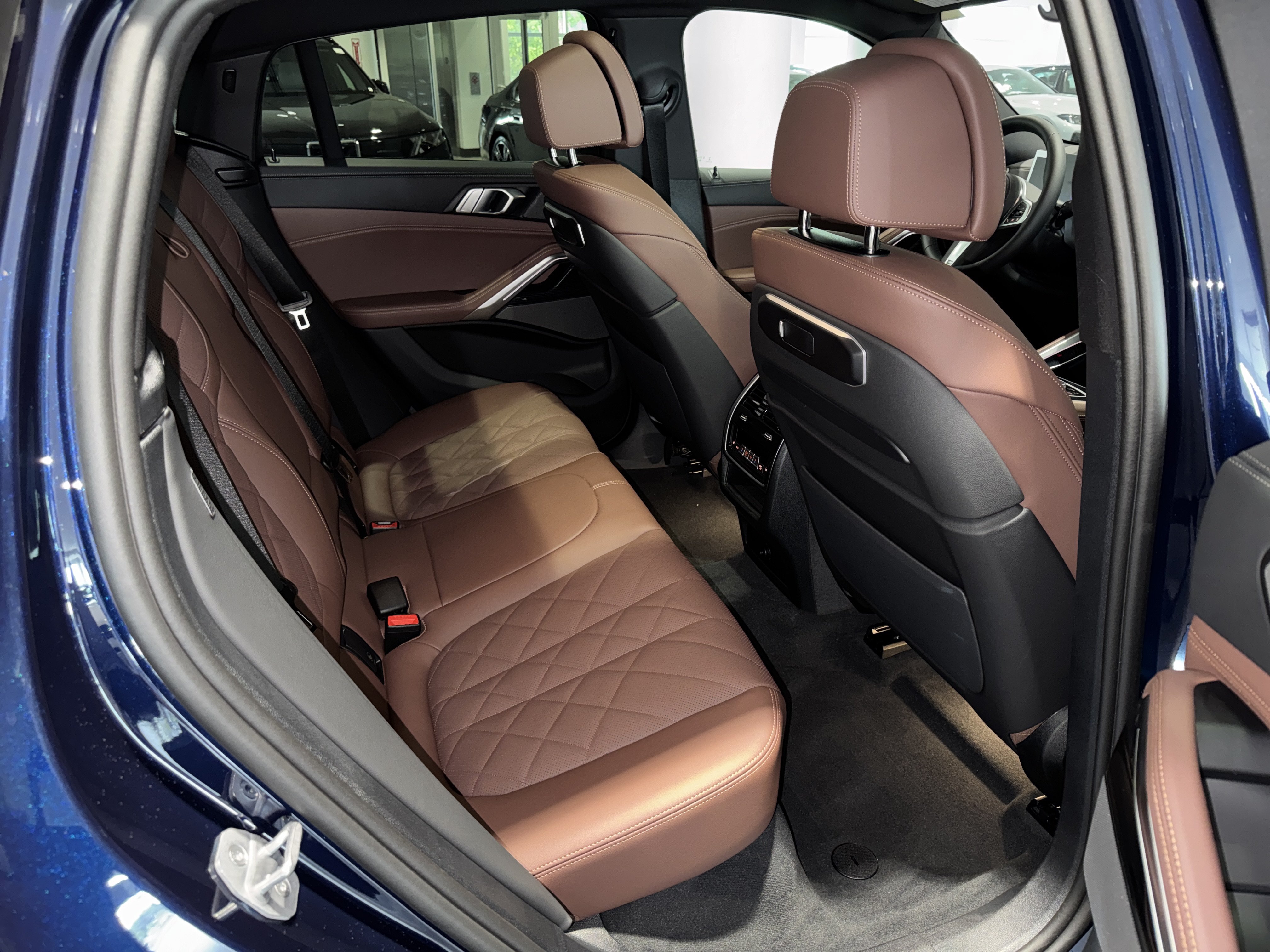 New 2027 BMW X6 xDrive40i AWD/4WD image 11