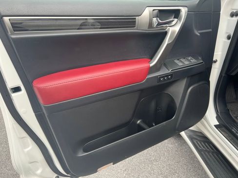 Used 2023 Lexus GX 460 Luxury w/ Sport Design Package image 20