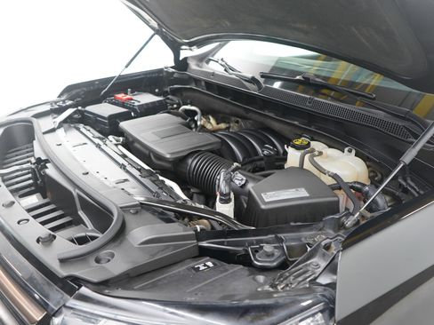 Used 2021 Chevrolet Suburban High Country w/ Premium Package image 34