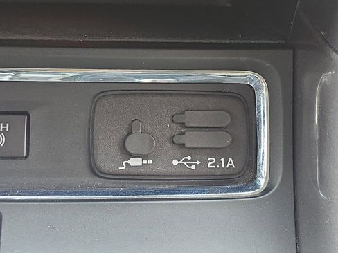 Used 2019 Subaru Ascent Premium AWD/4WD image 19