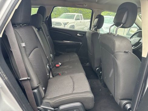 Used 2020 Dodge Journey SE FWD image 36