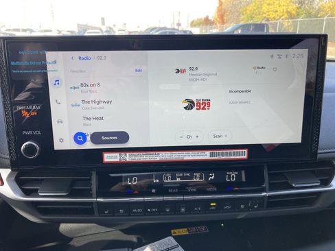 Certified 2025 Toyota Sienna Platinum image 12