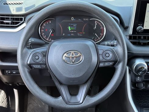 Used 2025 Toyota RAV4 XLE AWD/4WD image 11