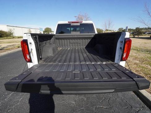 Used 2025 GMC Sierra 1500 SLT w/ SLT Premium Plus Package image 11