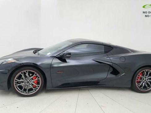 Used 2023 Chevrolet Corvette Stingray Premium Cpe RWD image 3