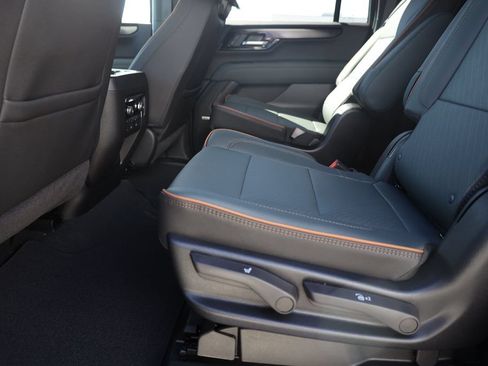 New 2026 GMC Yukon XL AT4 w/ AT4 Premium Plus Package AWD/4WD image 18