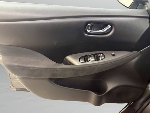 Used 2015 Nissan Leaf S w/ Charge Package image 24