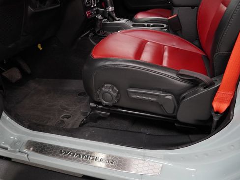 Used 2023 Jeep Wrangler Unlimited Rubicon 4xe AWD/4WD image 43