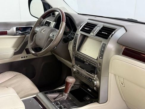 Used 2018 Lexus GX 460 Premium w/ Premium Package AWD/4WD image 34