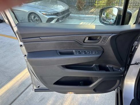 Used 2025 Honda Odyssey EX-L image 19