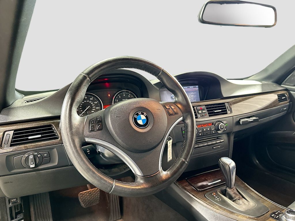 Used 2013 BMW 335i Convertible RWD image 11
