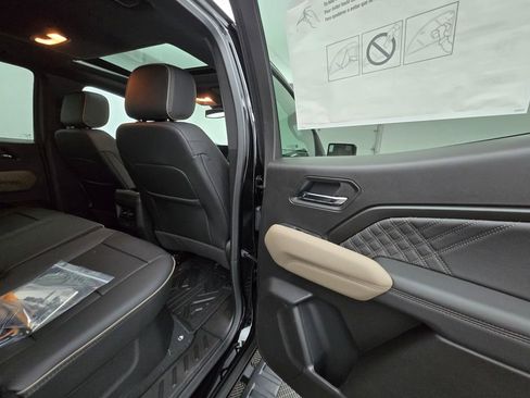 New 2026 GMC Canyon Denali w/ LPO, Denali Black Edition image 35