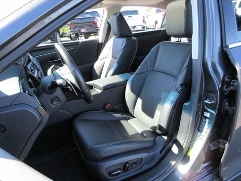 Used 2025 Lexus ES 350 w/ Premium Package FWD image 17