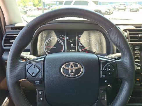 Used 2020 Toyota 4Runner TRD Off-Road Premium AWD/4WD image 21