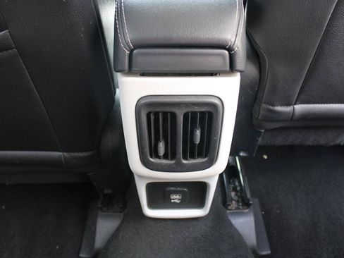 Used 2018 Jeep Compass Latitude w/ Cold Weather Group AWD/4WD image 24