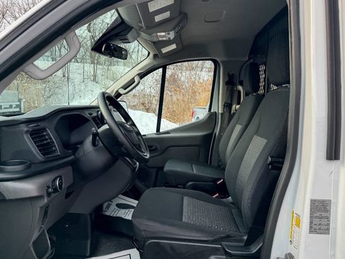 Used 2024 Ford Transit 250 Low Roof w/ Exterior Upgrade Package image 17