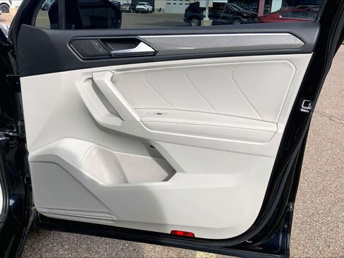 Used 2024 Volkswagen Tiguan SE R-Line image 22