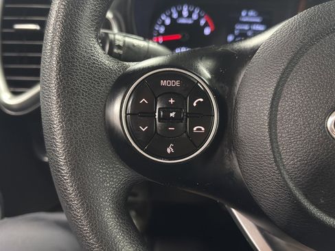 Used 2021 Kia Soul LX image 19