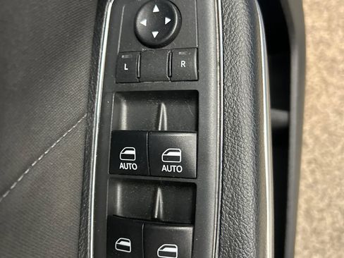 Used 2018 Dodge Charger R/T Scat Pack RWD image 9