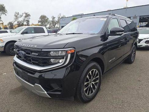 Used 2025 Ford Expedition Max Platinum image 3