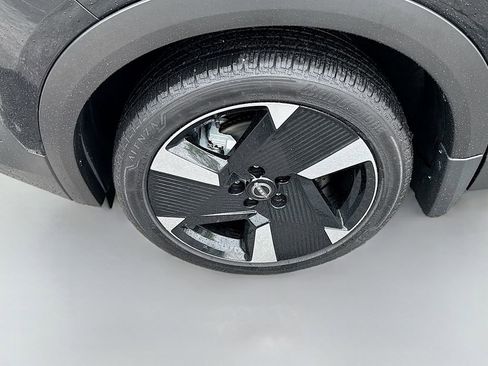 Certified 2025 Nissan Kicks SR FWD image 24