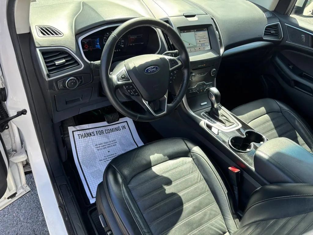 Used 2017 Ford Edge SEL w/ Equipment Group 201A AWD/4WD image 2